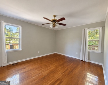 257 Linda Way - Photo Thumbnail 10