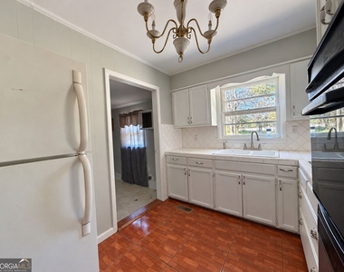 257 Linda Way - Photo Thumbnail 5