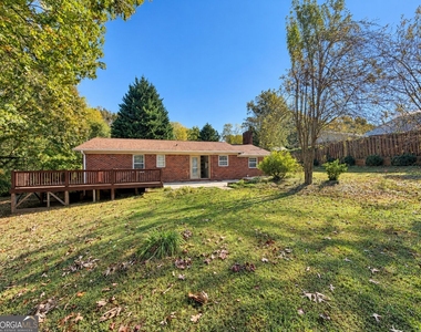 257 Linda Way - Photo Thumbnail 12