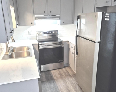 190 Springdale Court - Photo Thumbnail 5