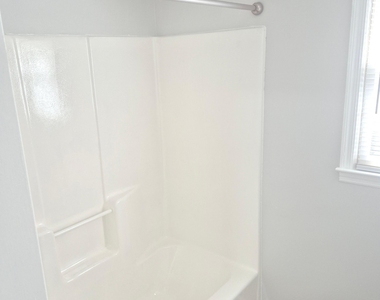 190 Springdale Court - Photo Thumbnail 12