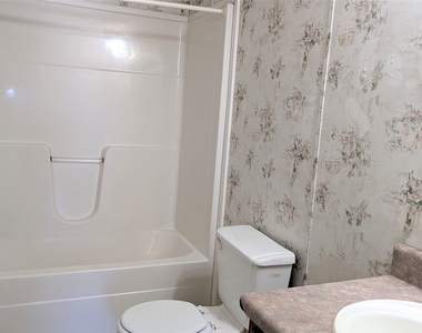 100 Crestmont Court - Photo Thumbnail 13