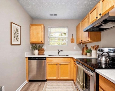 6582 Arbor Gate Drive Sw - Photo Thumbnail 5