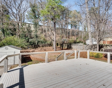 1861 Dyer Circle - Photo Thumbnail 37