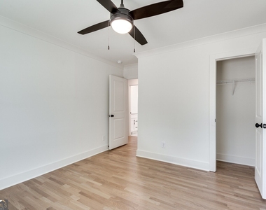 1861 Dyer Circle - Photo Thumbnail 22