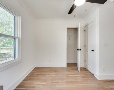 1861 Dyer Circle - Photo Thumbnail 20
