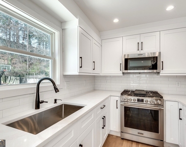 1861 Dyer Circle - Photo Thumbnail 15