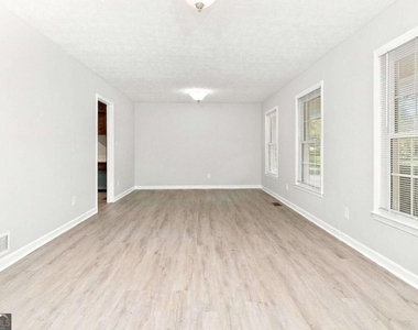 5639 Stewart Mill Road - Photo Thumbnail 6