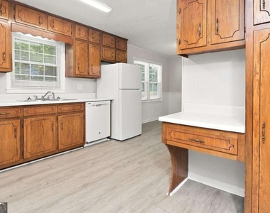 5639 Stewart Mill Road - Photo Thumbnail 2