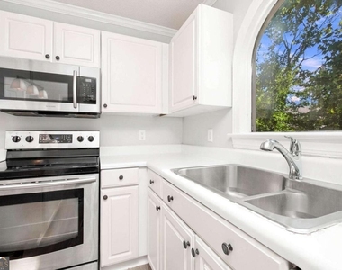 160 Thomas Crossing Drive - Photo Thumbnail 1