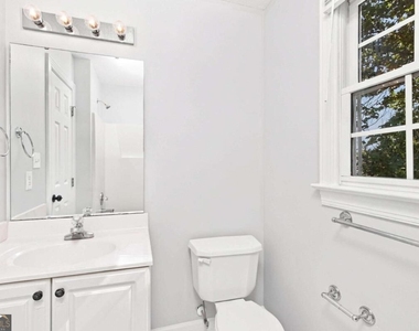 160 Thomas Crossing Drive - Photo Thumbnail 12