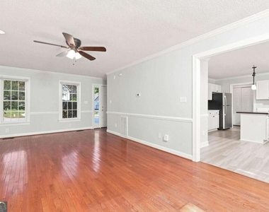 160 Thomas Crossing Drive - Photo Thumbnail 3