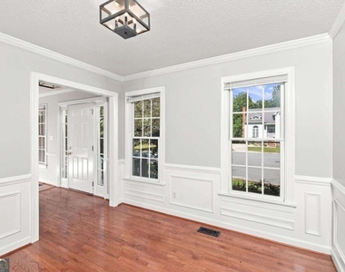 160 Thomas Crossing Drive - Photo Thumbnail 6