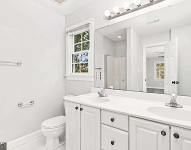 160 Thomas Crossing Drive - Photo Thumbnail 10