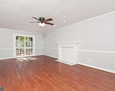 160 Thomas Crossing Drive - Photo Thumbnail 4