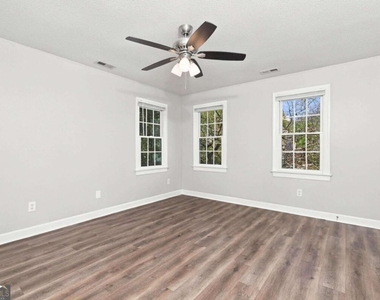 160 Thomas Crossing Drive - Photo Thumbnail 9