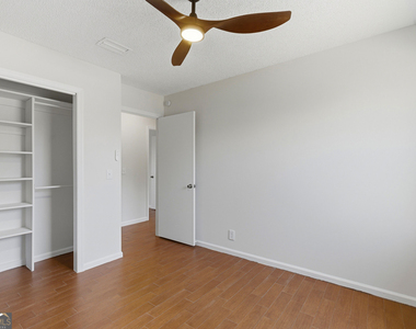 404 Westgate Circle - Photo Thumbnail 14