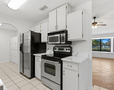 404 Westgate Circle - Photo Thumbnail 9