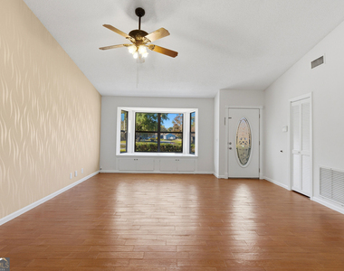 404 Westgate Circle - Photo Thumbnail 5