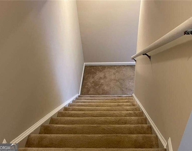 2762 Farmstead Road Se - Photo Thumbnail 10