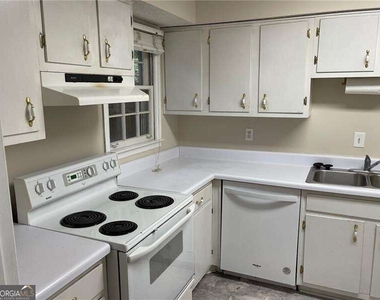 2762 Farmstead Road Se - Photo Thumbnail 4