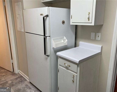 2762 Farmstead Road Se - Photo Thumbnail 6