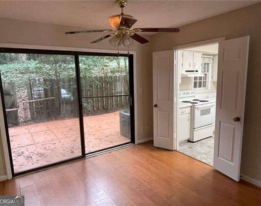 2762 Farmstead Road Se - Photo Thumbnail 3