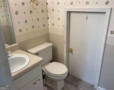 2762 Farmstead Road Se - Photo Thumbnail 9