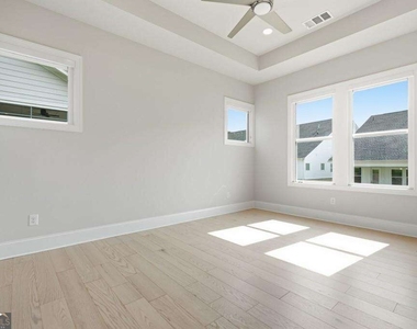 239 Mooney Road - Photo Thumbnail 13