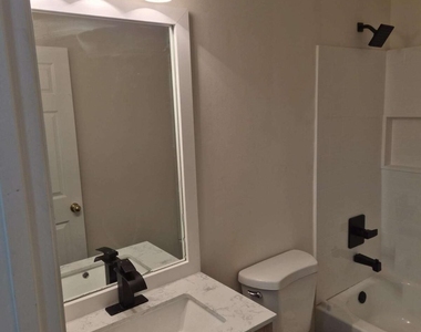 3874 Austin Park Lane Ne - Photo Thumbnail 12