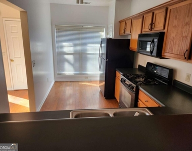 3874 Austin Park Lane Ne - Photo Thumbnail 1