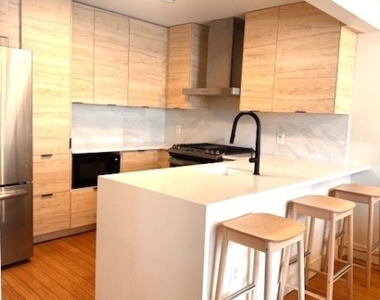 150 Country Club Dr - Photo Thumbnail 2