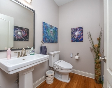 225 Holcombe Way - Photo Thumbnail 6