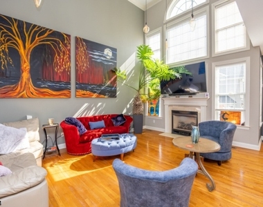225 Holcombe Way - Photo Thumbnail 22