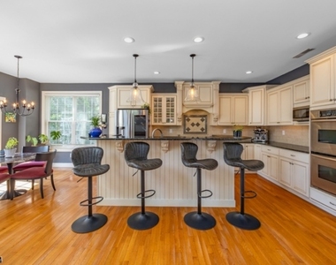 225 Holcombe Way - Photo Thumbnail 25