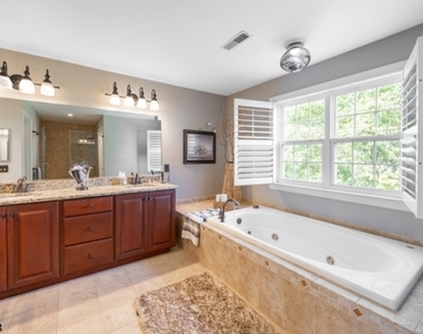 225 Holcombe Way - Photo Thumbnail 16