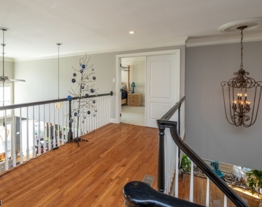 225 Holcombe Way - Photo Thumbnail 17
