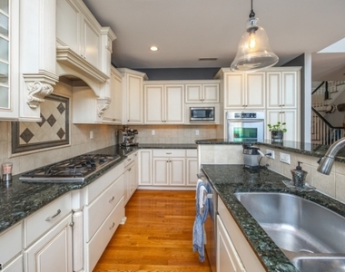 225 Holcombe Way - Photo Thumbnail 26