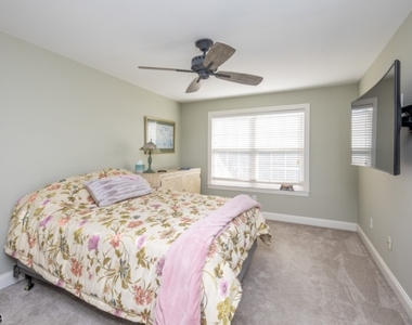 225 Holcombe Way - Photo Thumbnail 11