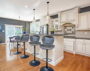 225 Holcombe Way - Photo Thumbnail 23