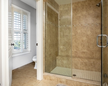225 Holcombe Way - Photo Thumbnail 15