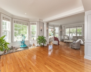 225 Holcombe Way - Photo Thumbnail 19