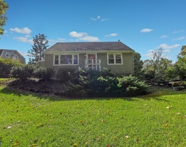 33 Abbott Rd - Photo Thumbnail 1