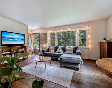 33 Abbott Rd - Photo Thumbnail 10
