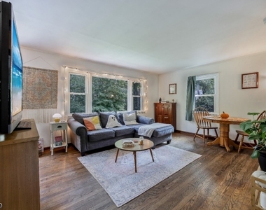 33 Abbott Rd - Photo Thumbnail 11