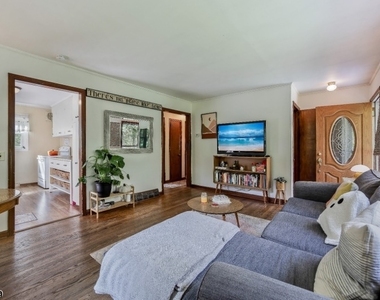 33 Abbott Rd - Photo Thumbnail 9