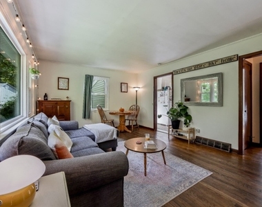 33 Abbott Rd - Photo Thumbnail 8