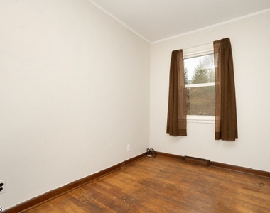 33 Abbott Rd - Photo Thumbnail 18