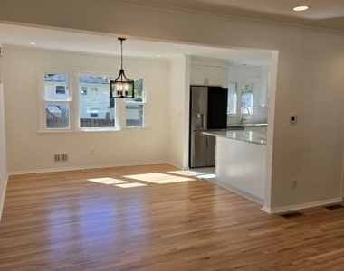 74 Fitzrandolph Rd - Photo Thumbnail 3