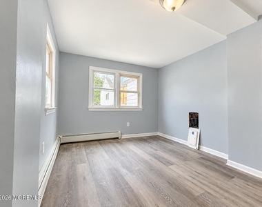 71 Oak Street - Photo Thumbnail 7
